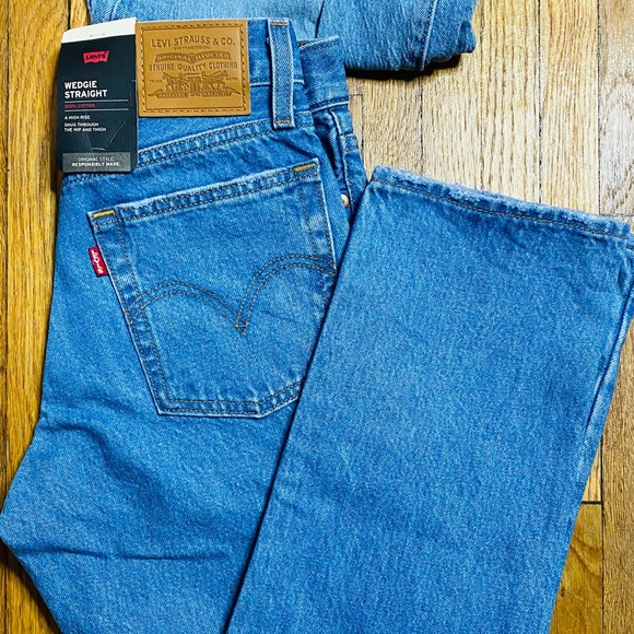 Levi’s premium wedgie straight size 24 x 26 - Picture 7 of 7